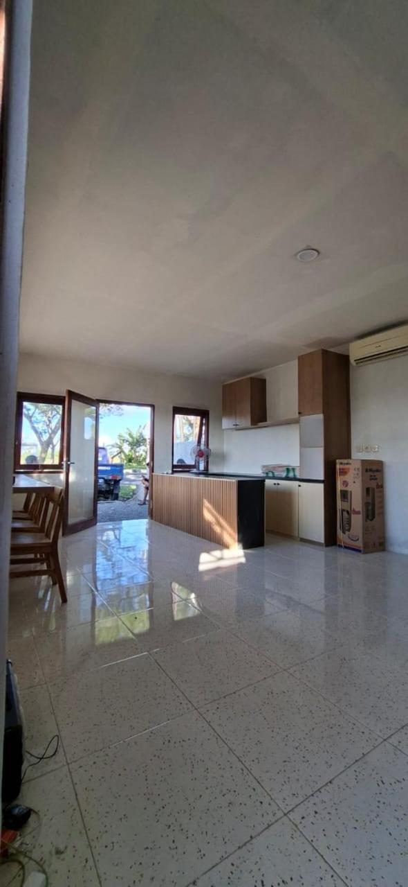Mayeka Transit Hostel Bandara Internasional Lombok プラヤ エクステリア 写真